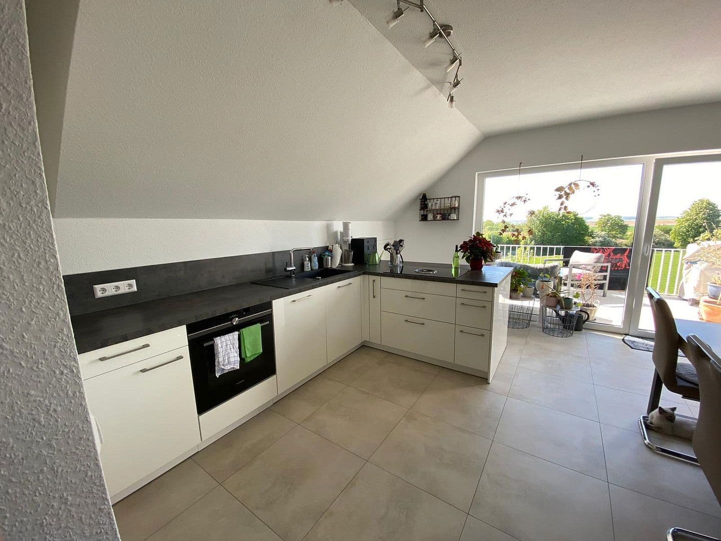 Pronájem bytu 3+1 115 m², Erhard Schnepf Straße 2, Bad Wimpfen, Bádensko-Württembersko Pronájem bytu 3+1 115 m², Erhard Schnepf Straße 2, Bad Wimpfen, Bádensko-Württembersko