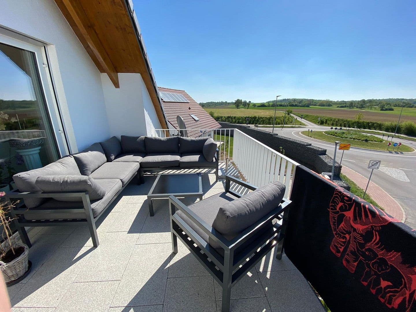 Pronájem bytu 3+1 115 m², Erhard Schnepf Straße 2, Bad Wimpfen, Bádensko-Württembersko Pronájem bytu 3+1 115 m², Erhard Schnepf Straße 2, Bad Wimpfen, Bádensko-Württembersko