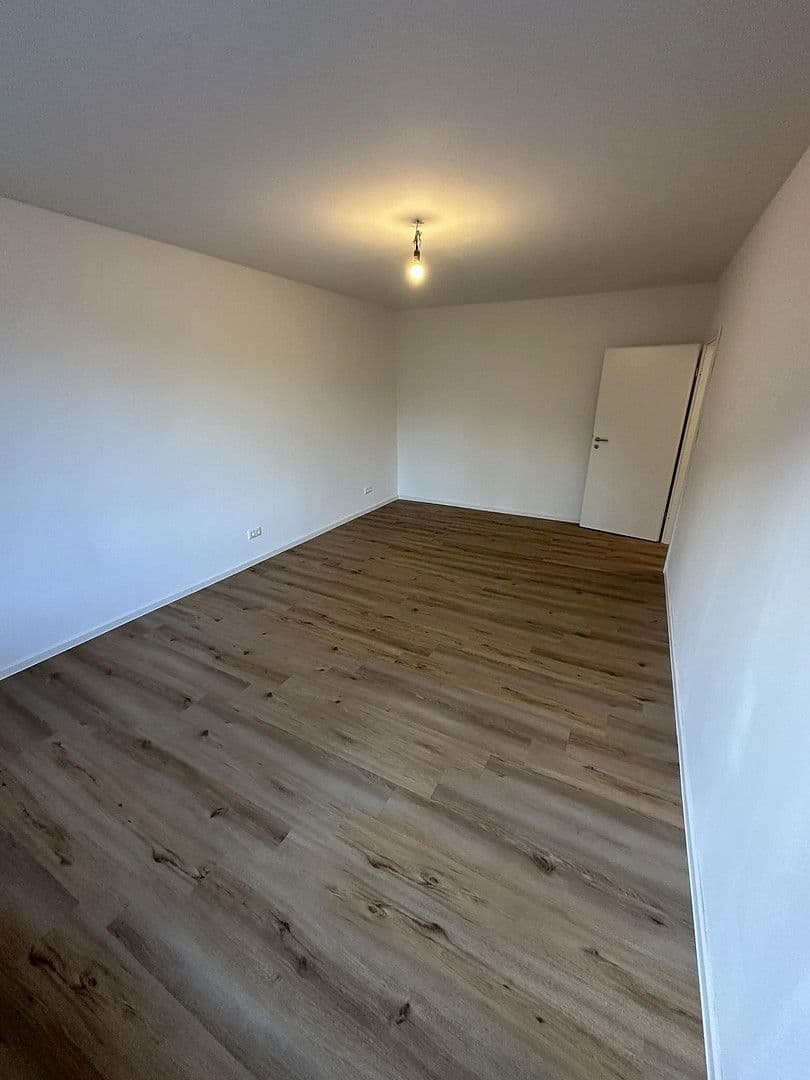 Pronájem bytu 3+1 80 m², Hindenburgstr. 40, Bremen, Bremen Pronájem bytu 3+1 80 m², Hindenburgstr. 40, Bremen, Bremen