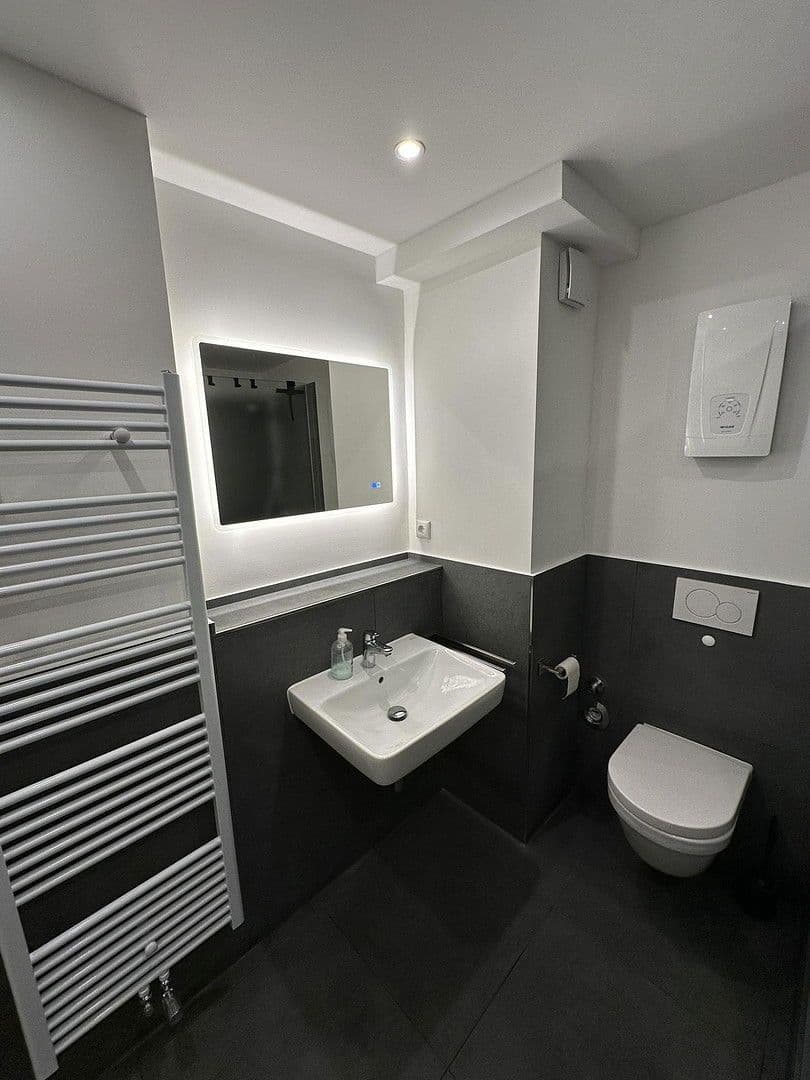 Pronájem bytu 3+1 80 m², Hindenburgstr. 40, Bremen, Bremen Pronájem bytu 3+1 80 m², Hindenburgstr. 40, Bremen, Bremen