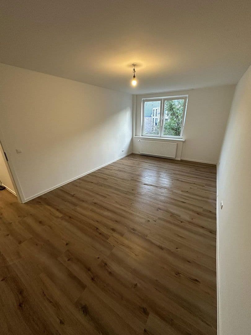 Pronájem bytu 3+1 80 m², Hindenburgstr. 40, Bremen, Bremen Pronájem bytu 3+1 80 m², Hindenburgstr. 40, Bremen, Bremen