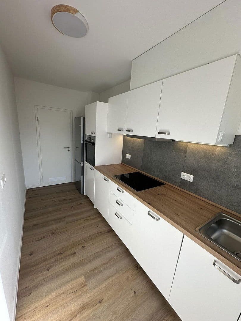 Pronájem bytu 3+1 80 m², Hindenburgstr. 40, Bremen, Bremen Pronájem bytu 3+1 80 m², Hindenburgstr. 40, Bremen, Bremen