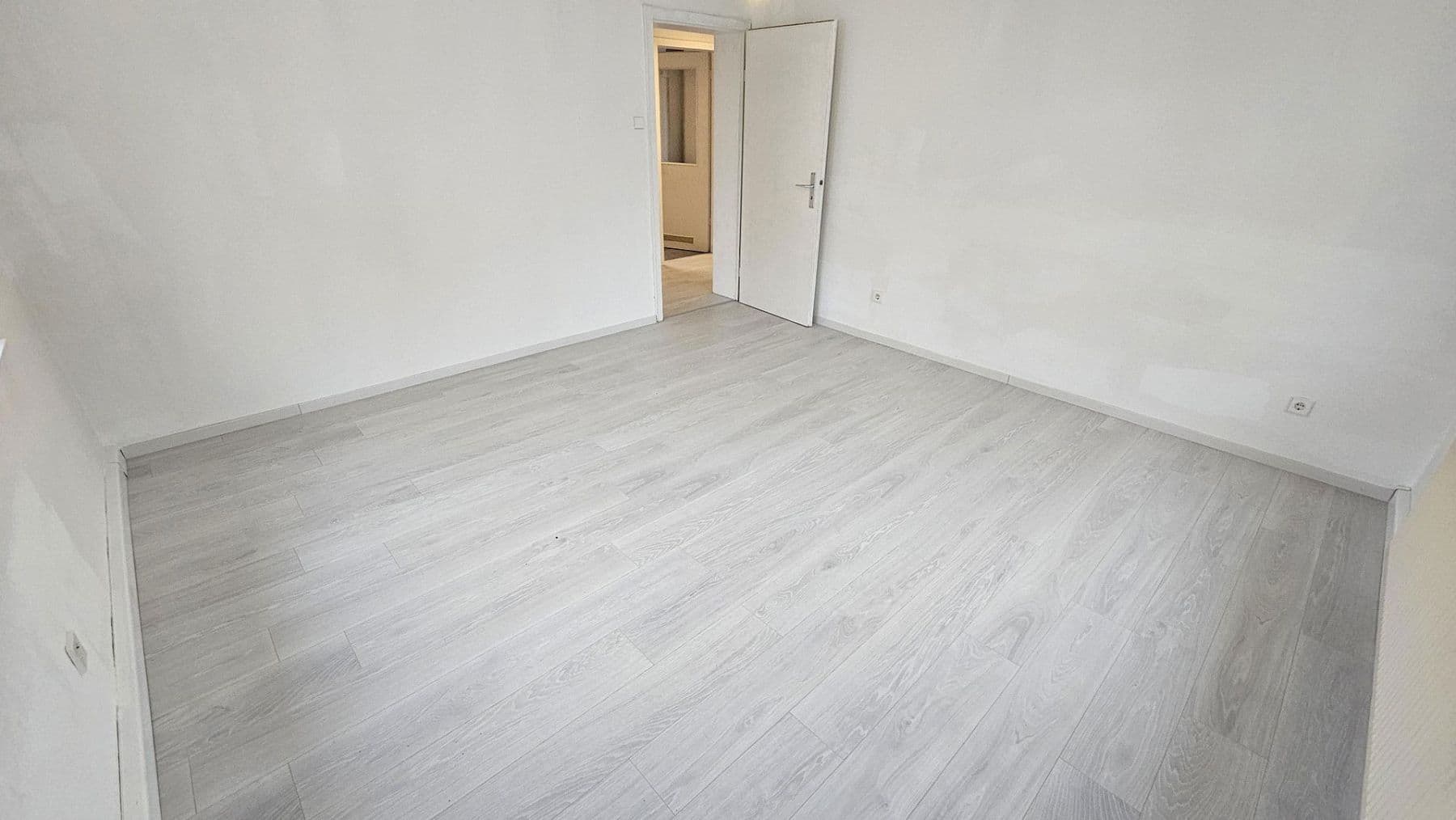 Pronájem bytu 3+1 76 m², Silcherstraße 4, Heubach, Bádensko-Württembersko Pronájem bytu 3+1 76 m², Silcherstraße 4, Heubach, Bádensko-Württembersko