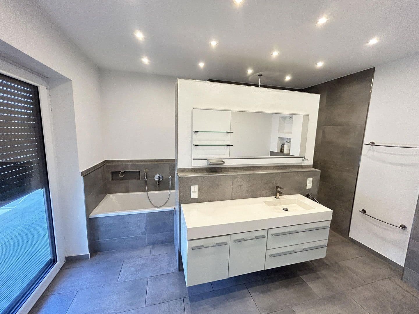 Pronájem bytu 5+kk 226 m², Lambertusstr.36, Troisdorf, Severní Porýní-Vestfálsko Pronájem bytu 5+kk 226 m², Lambertusstr.36, Troisdorf, Severní Porýní-Vestfálsko