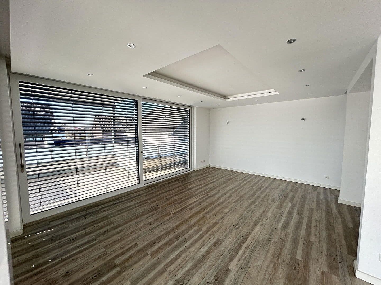 Pronájem bytu 5+kk 226 m², Lambertusstr.36, Troisdorf, Severní Porýní-Vestfálsko Pronájem bytu 5+kk 226 m², Lambertusstr.36, Troisdorf, Severní Porýní-Vestfálsko