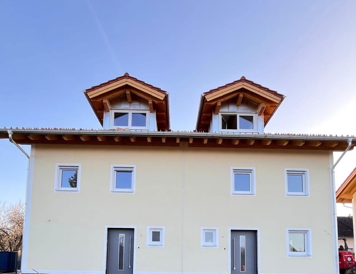 Pronájem domu 174 m², pozemek 100 m², Schloßstraße 43, Egmating, Bavorsko Pronájem domu 174 m², pozemek 100 m², Schloßstraße 43, Egmating, Bavorsko