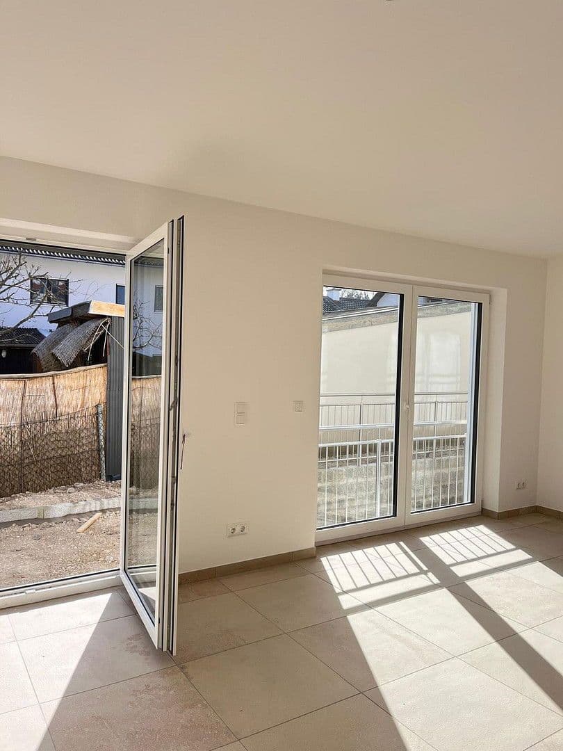 Pronájem domu 174 m², pozemek 100 m², Schloßstraße 43, Egmating, Bavorsko Pronájem domu 174 m², pozemek 100 m², Schloßstraße 43, Egmating, Bavorsko