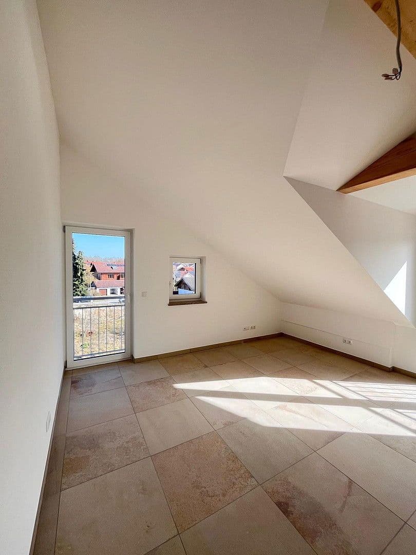 Pronájem domu 174 m², pozemek 100 m², Schloßstraße 43, Egmating, Bavorsko Pronájem domu 174 m², pozemek 100 m², Schloßstraße 43, Egmating, Bavorsko