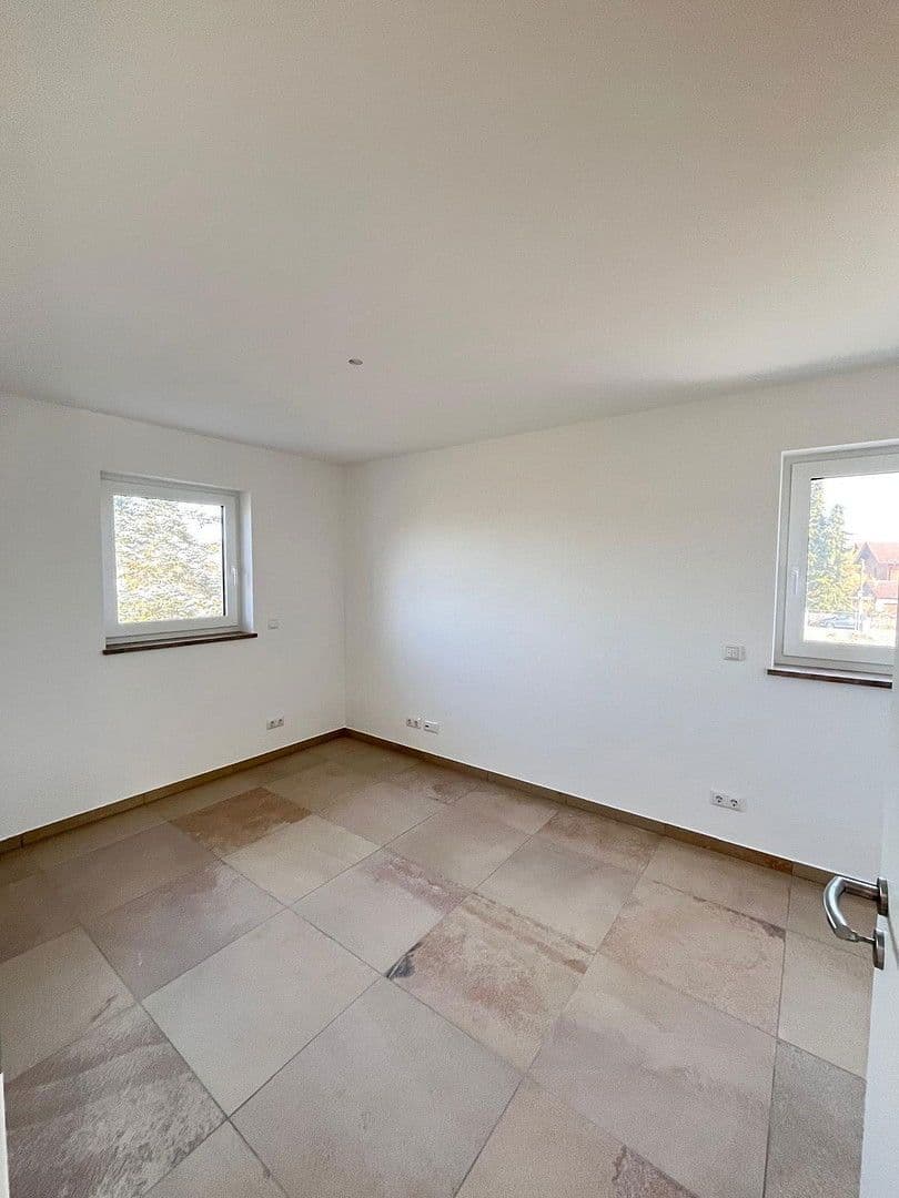 Pronájem domu 174 m², pozemek 100 m², Schloßstraße 43, Egmating, Bavorsko Pronájem domu 174 m², pozemek 100 m², Schloßstraße 43, Egmating, Bavorsko