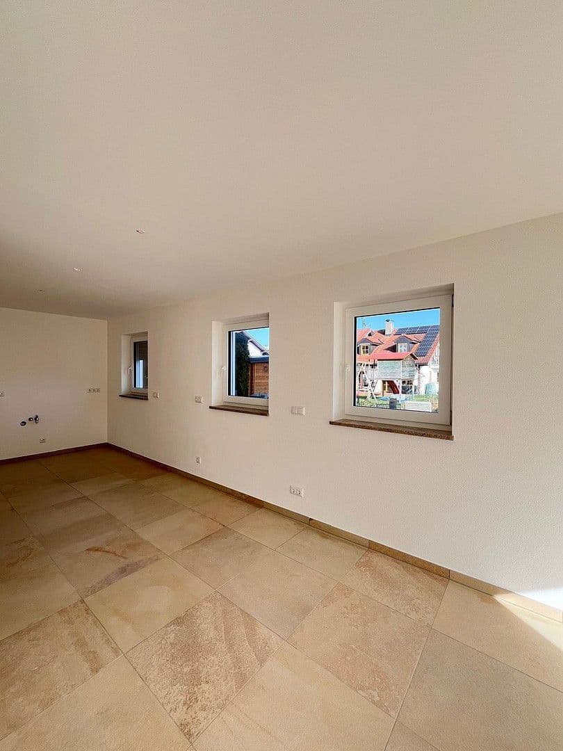 Pronájem domu 174 m², pozemek 100 m², Schloßstraße 43, Egmating, Bavorsko Pronájem domu 174 m², pozemek 100 m², Schloßstraße 43, Egmating, Bavorsko