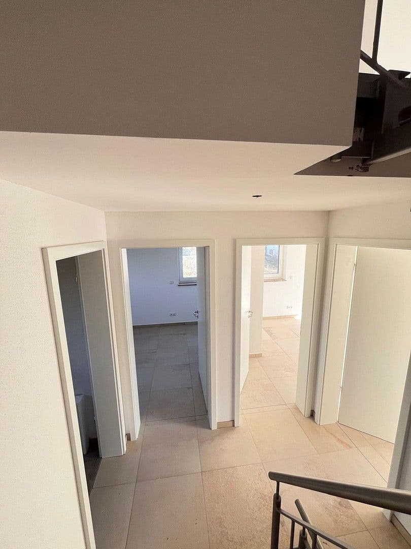 Pronájem domu 174 m², pozemek 100 m², Schloßstraße 43, Egmating, Bavorsko Pronájem domu 174 m², pozemek 100 m², Schloßstraße 43, Egmating, Bavorsko