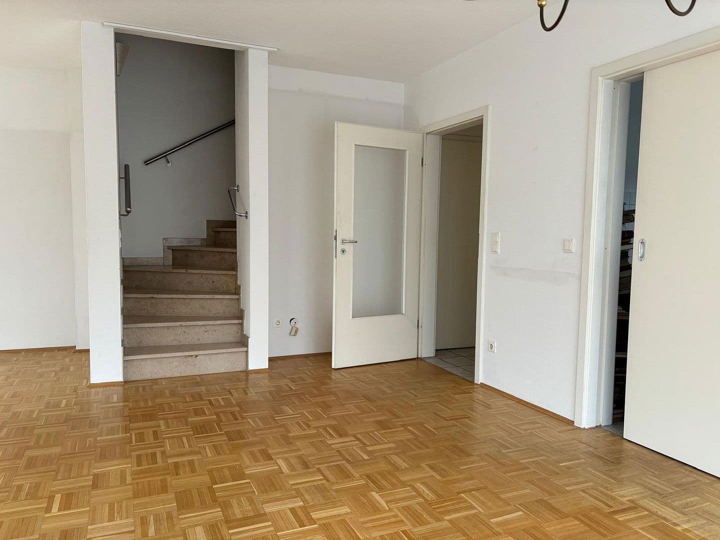 Prodej domu 140 m², pozemek 194 m², Regensburg, Bavorsko Prodej domu 140 m², pozemek 194 m², Regensburg, Bavorsko