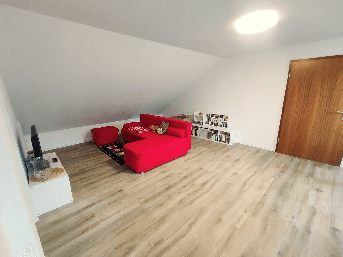 Pronájem bytu 6+1 120 m², Machtolsheimer Weg 4, Laichingen, Bádensko-Württembersko Pronájem bytu 6+1 120 m², Machtolsheimer Weg 4, Laichingen, Bádensko-Württembersko