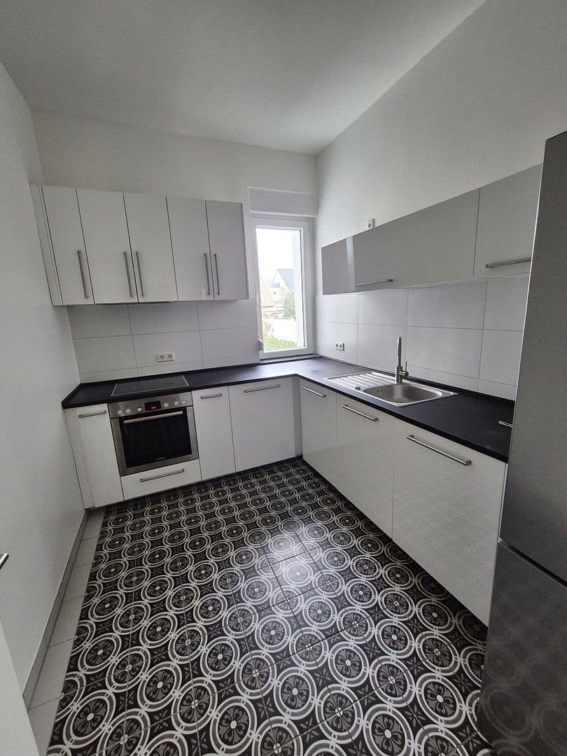 Pronájem bytu 3+1 82 m², Verbergerstraße 77, Krefeld, Severní Porýní-Vestfálsko Pronájem bytu 3+1 82 m², Verbergerstraße 77, Krefeld, Severní Porýní-Vestfálsko