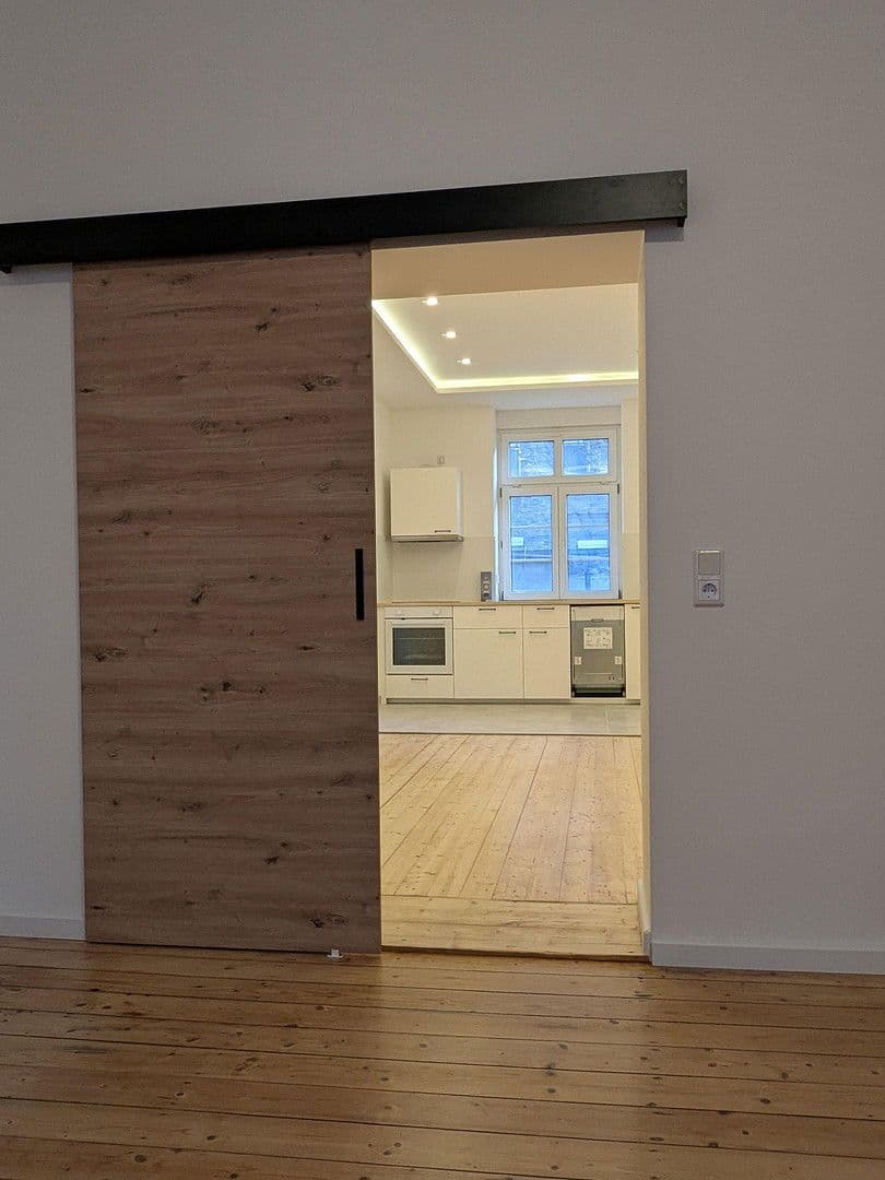 Pronájem bytu 2+1 45 m², Oppauerstr.36, Mannheim, Bádensko-Württembersko Pronájem bytu 2+1 45 m², Oppauerstr.36, Mannheim, Bádensko-Württembersko