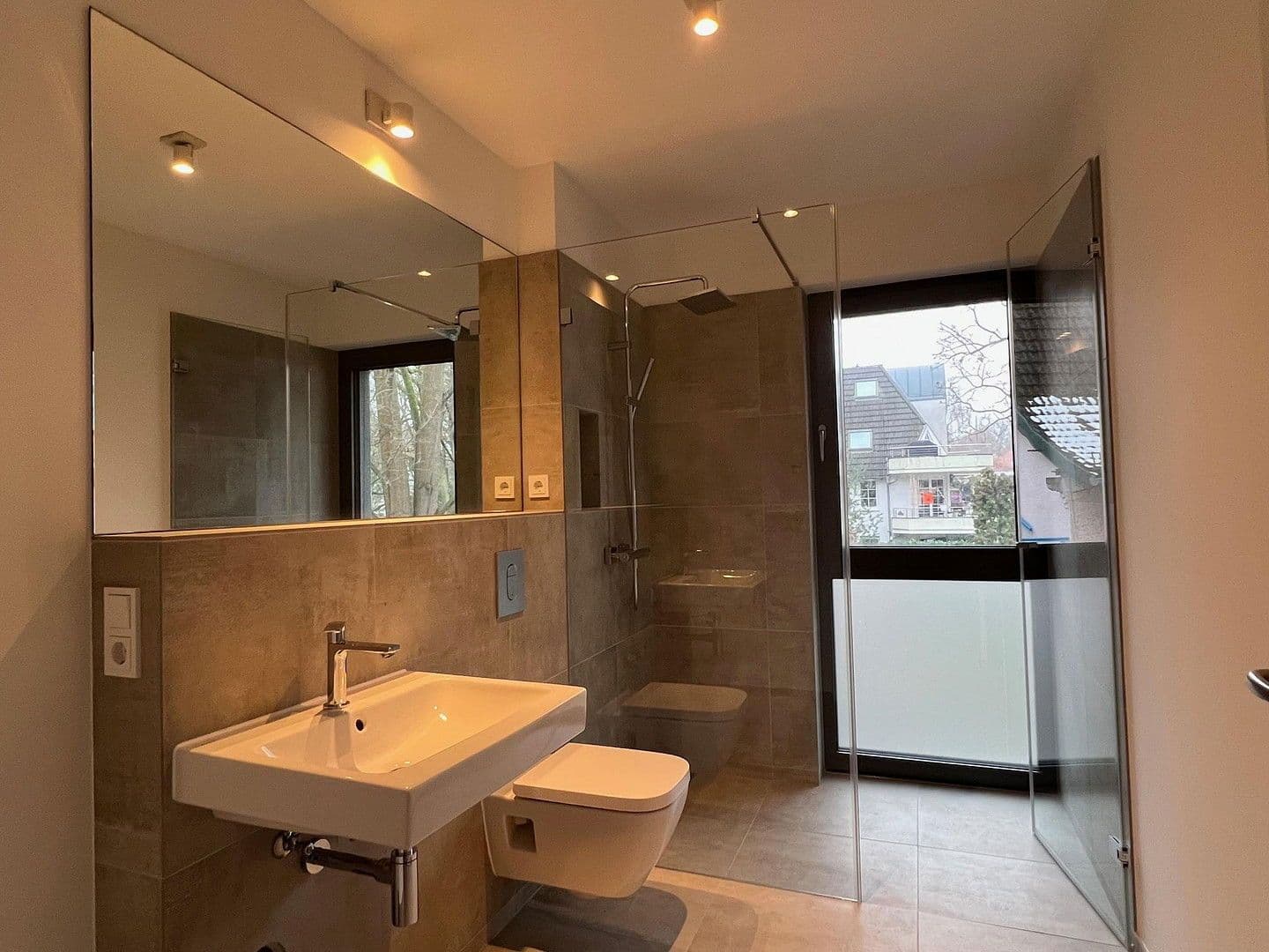 Pronájem bytu 2+1 59 m², Ostendorfstraße 37, Berlin, Berlín Pronájem bytu 2+1 59 m², Ostendorfstraße 37, Berlin, Berlín