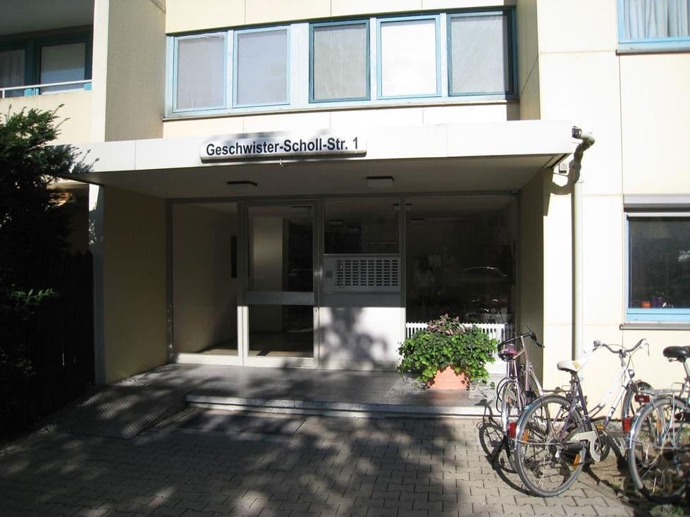 Pronájem bytu 1+1 33 m², Geschwister-Scholl-Straße 1, Erlangen, Bavorsko Pronájem bytu 1+1 33 m², Geschwister-Scholl-Straße 1, Erlangen, Bavorsko