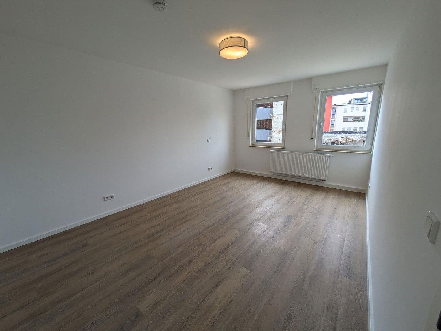 Pronájem bytu 2+1 55 m², Scheurlstraße 25, Nürnberg, Bavorsko Pronájem bytu 2+1 55 m², Scheurlstraße 25, Nürnberg, Bavorsko