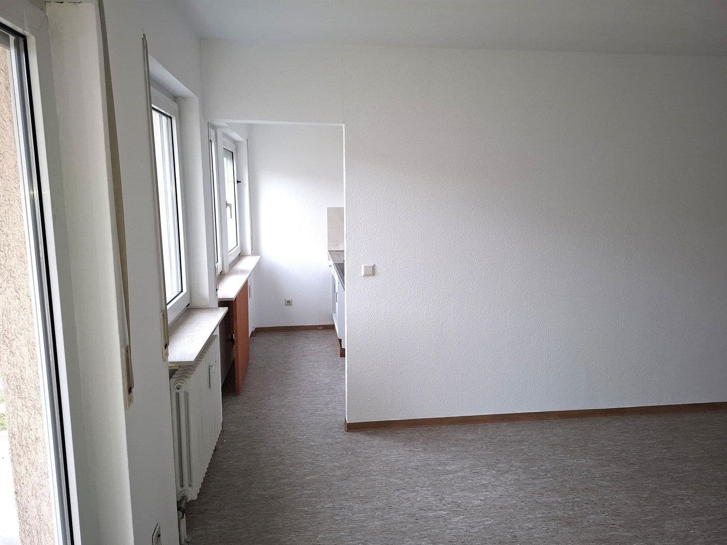 Pronájem bytu 1+1 30 m², Hirschstr. 36, Karlsruhe, Bádensko-Württembersko Pronájem bytu 1+1 30 m², Hirschstr. 36, Karlsruhe, Bádensko-Württembersko