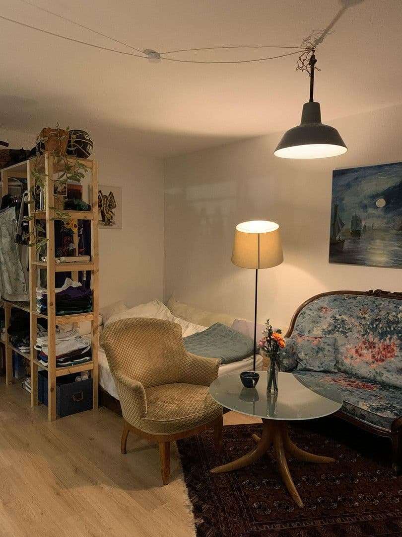 Pronájem bytu 1+1 30 m², Hirschstr. 36, Karlsruhe, Bádensko-Württembersko Pronájem bytu 1+1 30 m², Hirschstr. 36, Karlsruhe, Bádensko-Württembersko