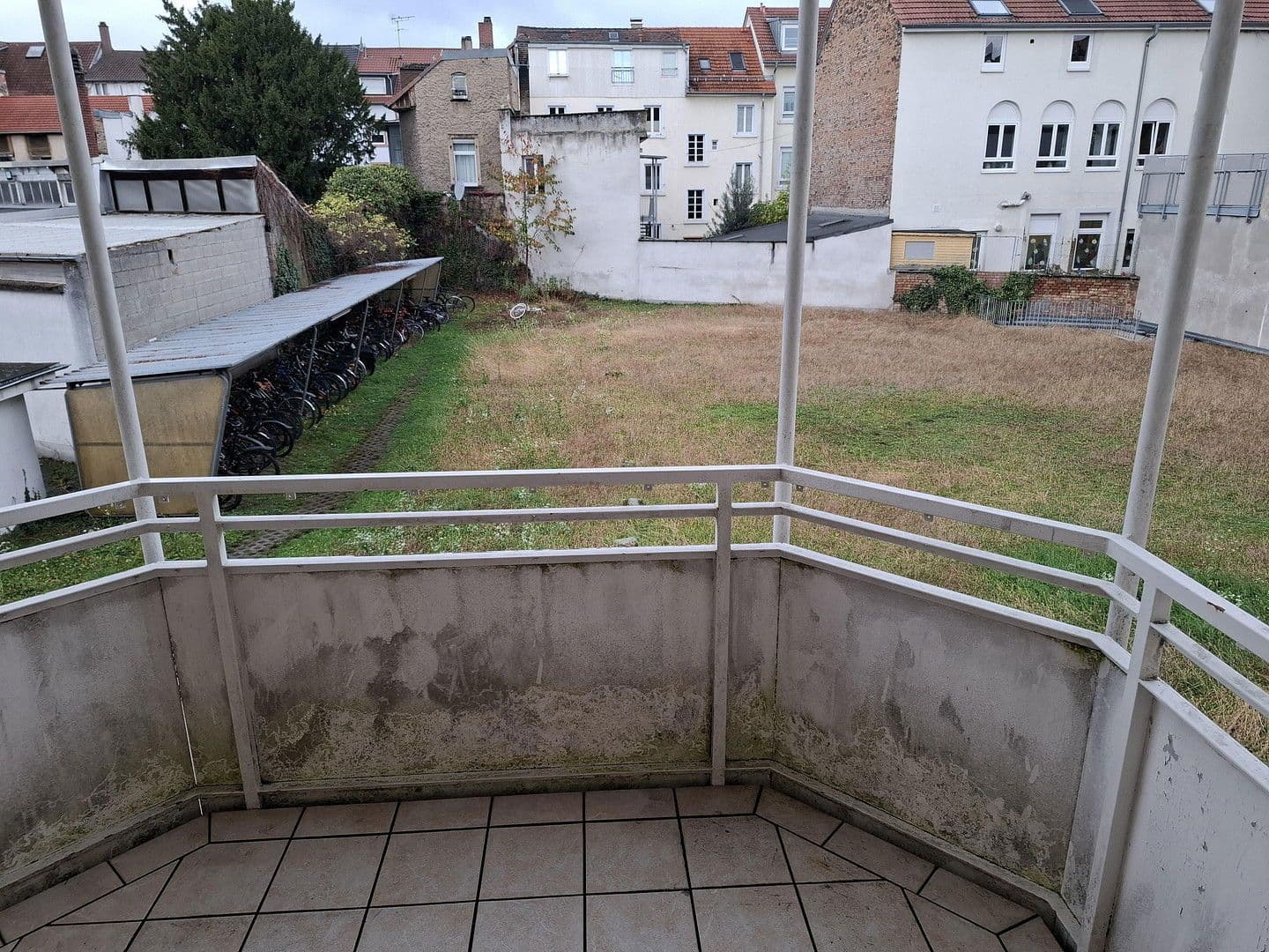 Pronájem bytu 1+1 30 m², Hirschstr. 36, Karlsruhe, Bádensko-Württembersko Pronájem bytu 1+1 30 m², Hirschstr. 36, Karlsruhe, Bádensko-Württembersko