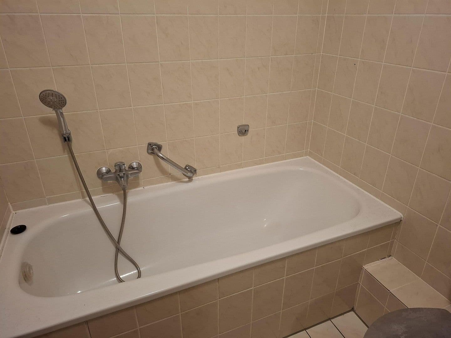 Pronájem bytu 1+1 30 m², Hirschstr. 36, Karlsruhe, Bádensko-Württembersko Pronájem bytu 1+1 30 m², Hirschstr. 36, Karlsruhe, Bádensko-Württembersko