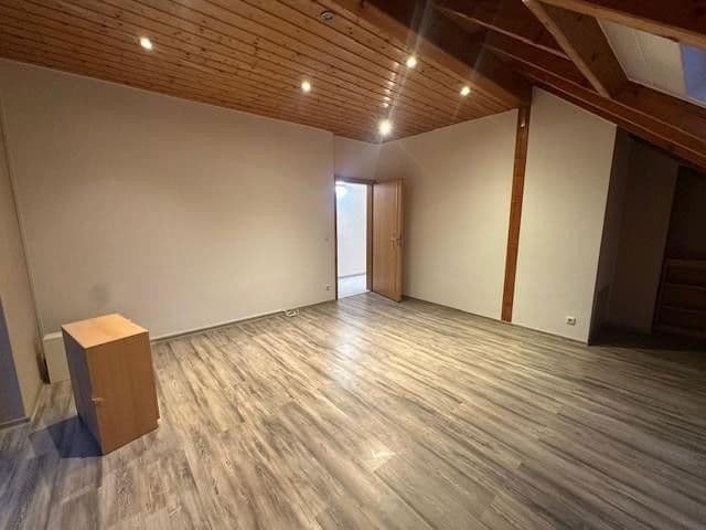 Pronájem domu 298 m², pozemek 518 m², Wallertheim, Porýní-Falc Pronájem domu 298 m², pozemek 518 m², Wallertheim, Porýní-Falc