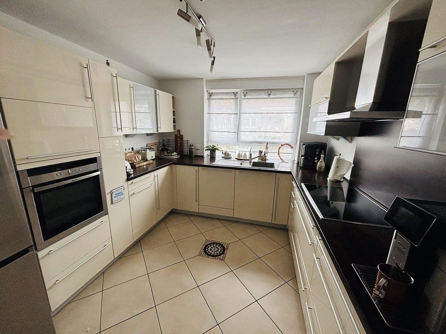 Prodej domu 184 m², pozemek 201 m², Fellbach, Bádensko-Württembersko Prodej domu 184 m², pozemek 201 m², Fellbach, Bádensko-Württembersko