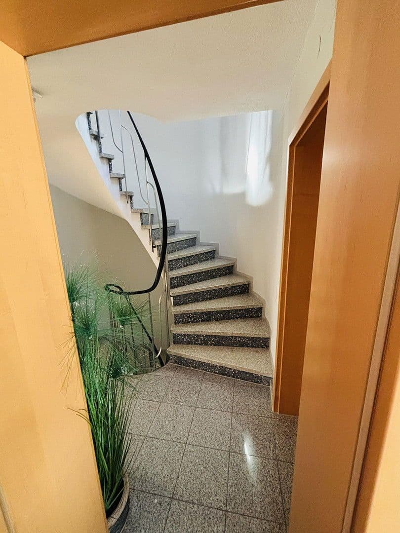 Prodej domu 184 m², pozemek 201 m², Fellbach, Bádensko-Württembersko Prodej domu 184 m², pozemek 201 m², Fellbach, Bádensko-Württembersko