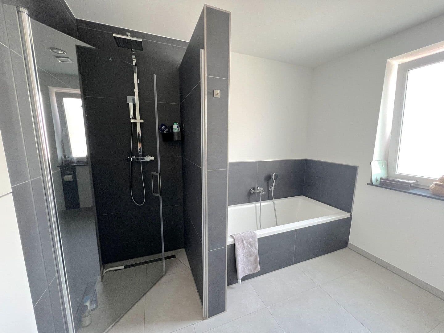 Pronájem bytu 3+1 96 m², An der Johanniskirche 13, Hildesheim, Dolní Sasko Pronájem bytu 3+1 96 m², An der Johanniskirche 13, Hildesheim, Dolní Sasko