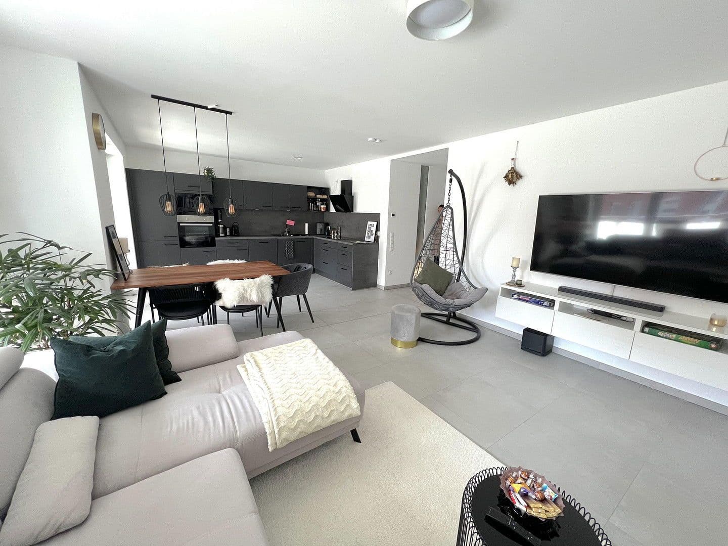 Pronájem bytu 3+1 96 m², An der Johanniskirche 13, Hildesheim, Dolní Sasko Pronájem bytu 3+1 96 m², An der Johanniskirche 13, Hildesheim, Dolní Sasko