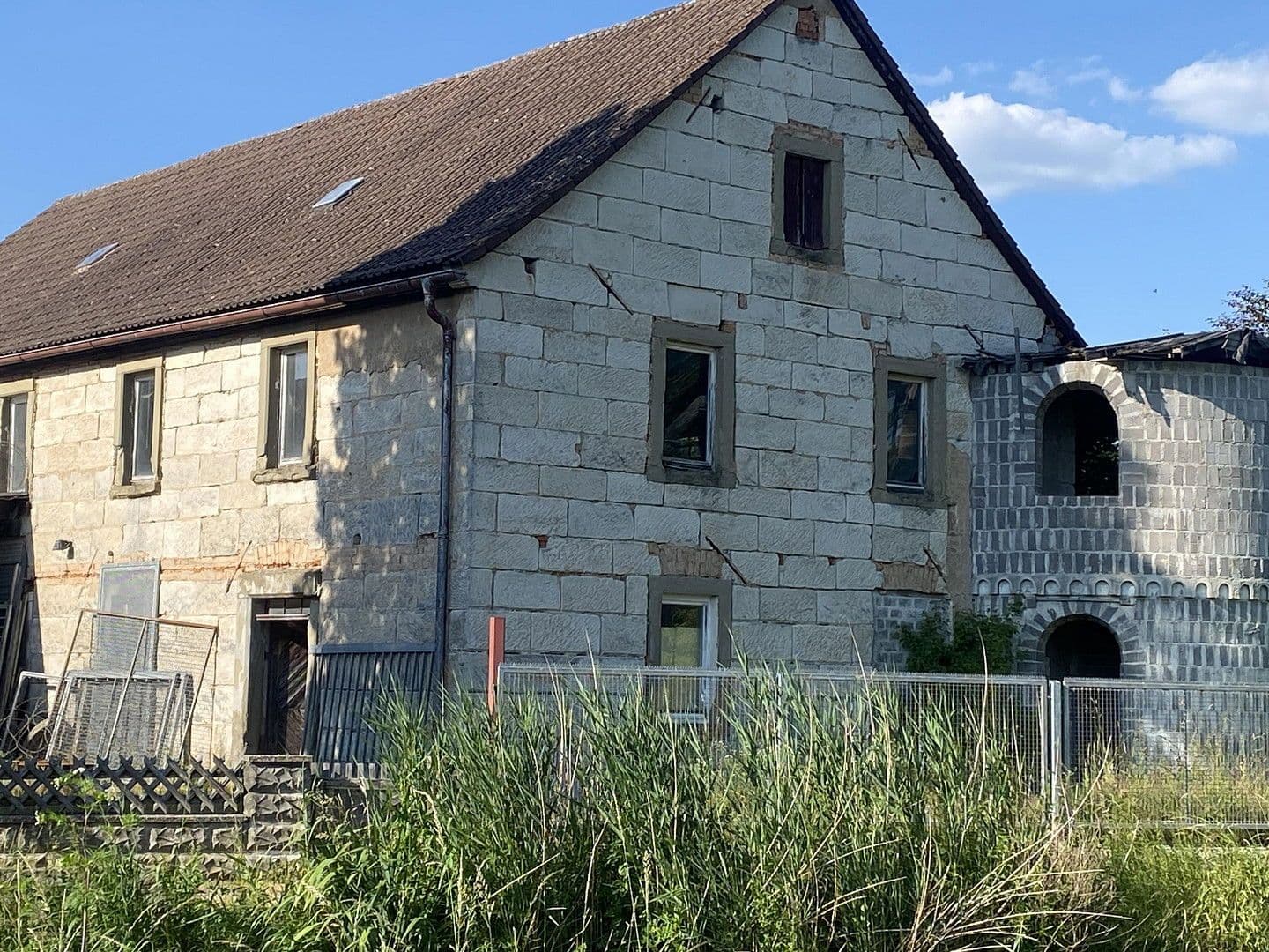 Prodej domu 160 m², pozemek 602 m², Uehlfeld, Bavorsko Prodej domu 160 m², pozemek 602 m², Uehlfeld, Bavorsko