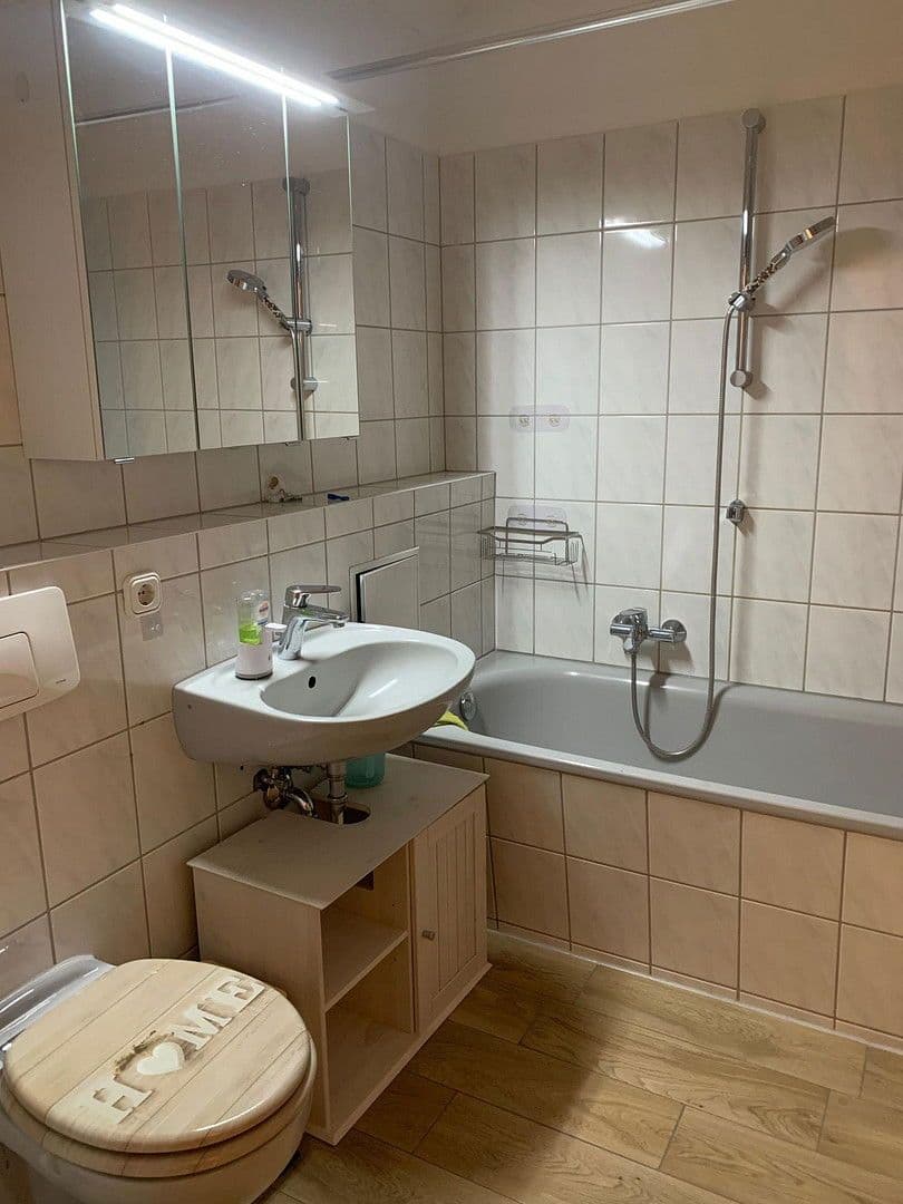 Pronájem bytu 1+kk 39 m², Johann-Joachim-Kaendler Str. 14, Arnsdorf, Sasko Pronájem bytu 1+kk 39 m², Johann-Joachim-Kaendler Str. 14, Arnsdorf, Sasko
