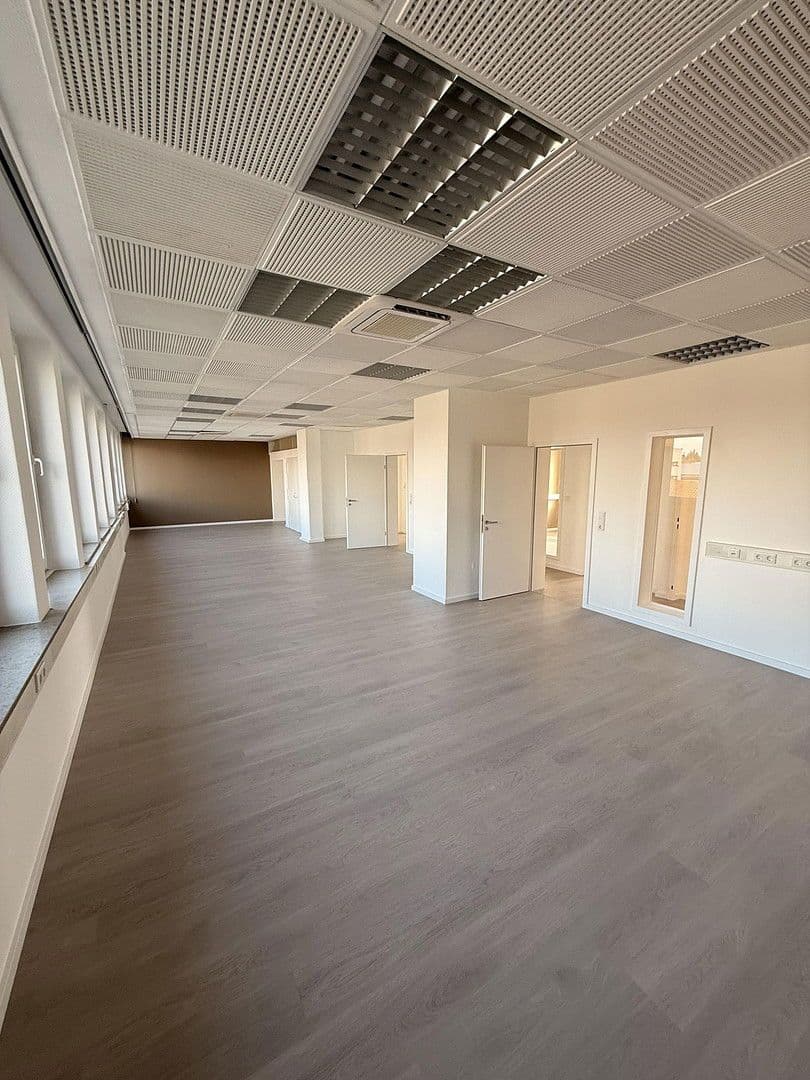 Pronájem kanceláře 462 m², Otto-Hahn-Straße 55, Bad Salzuflen, Severní Porýní-Vestfálsko Pronájem kanceláře 462 m², Otto-Hahn-Straße 55, Bad Salzuflen, Severní Porýní-Vestfálsko