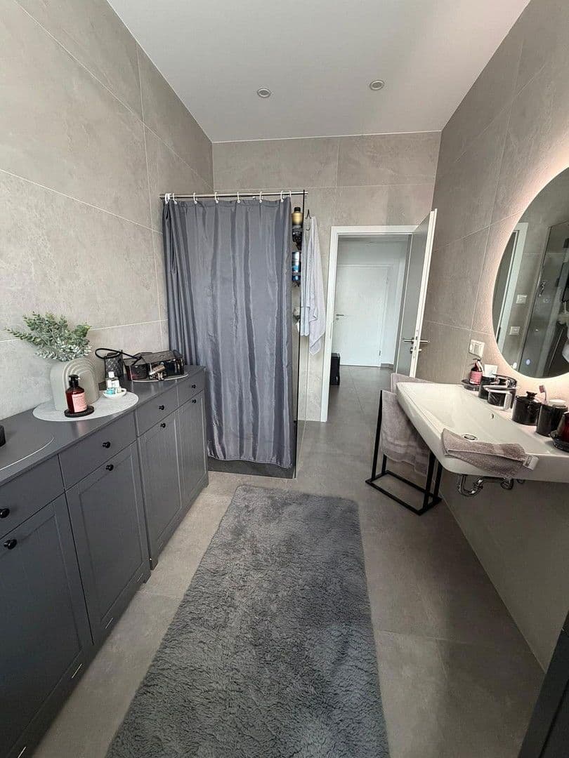 Pronájem bytu 4+1 121 m², Offenbach, Hessen Pronájem bytu 4+1 121 m², Offenbach, Hessen