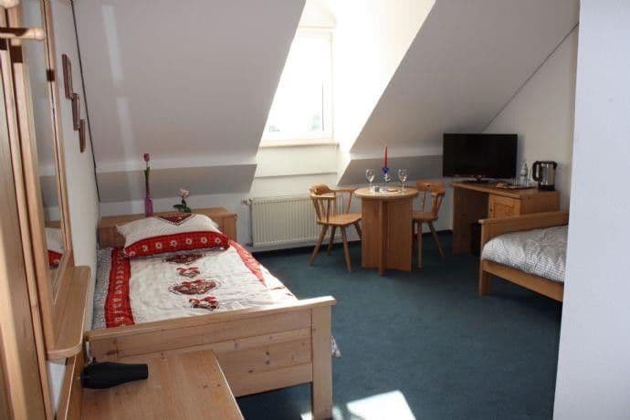 Prodej nebytového prostoru 2.115 m², Altdorf, Bavorsko Prodej nebytového prostoru 2.115 m², Altdorf, Bavorsko
