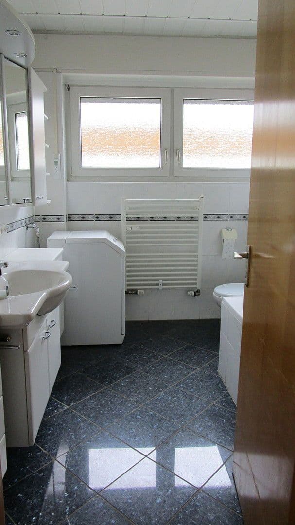 Pronájem bytu 5+1 140 m², Eschenweg, Koblenz, Porýní-Falc Pronájem bytu 5+1 140 m², Eschenweg, Koblenz, Porýní-Falc