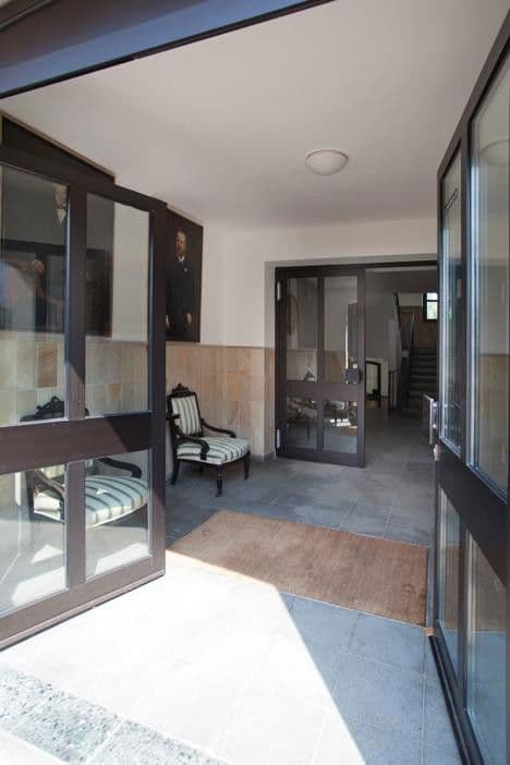 Prodej domu 510 m², pozemek 1.042 m², Neufahrner Straße 33, Rottenburg a. d. Laaber, Bavorsko Prodej domu 510 m², pozemek 1.042 m², Neufahrner Straße 33, Rottenburg a. d. Laaber, Bavorsko