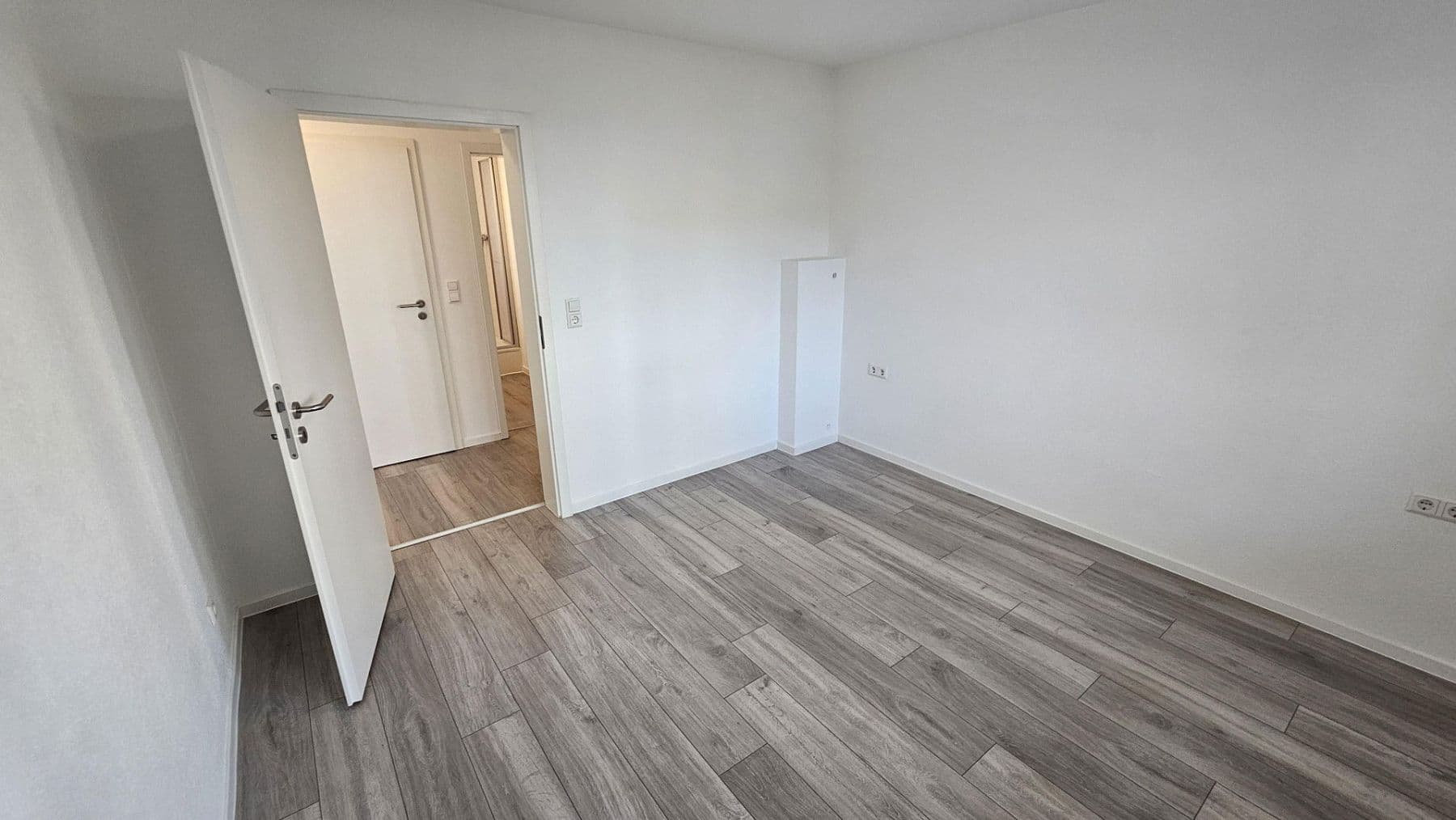 Pronájem bytu 3+1 60 m², Eutighofer Straße 22, Schwäbisch Gmünd, Bádensko-Württembersko Pronájem bytu 3+1 60 m², Eutighofer Straße 22, Schwäbisch Gmünd, Bádensko-Württembersko