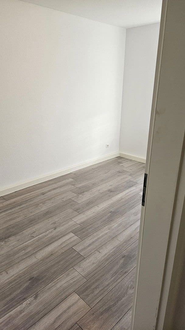Pronájem bytu 3+1 60 m², Eutighofer Straße 22, Schwäbisch Gmünd, Bádensko-Württembersko Pronájem bytu 3+1 60 m², Eutighofer Straße 22, Schwäbisch Gmünd, Bádensko-Württembersko