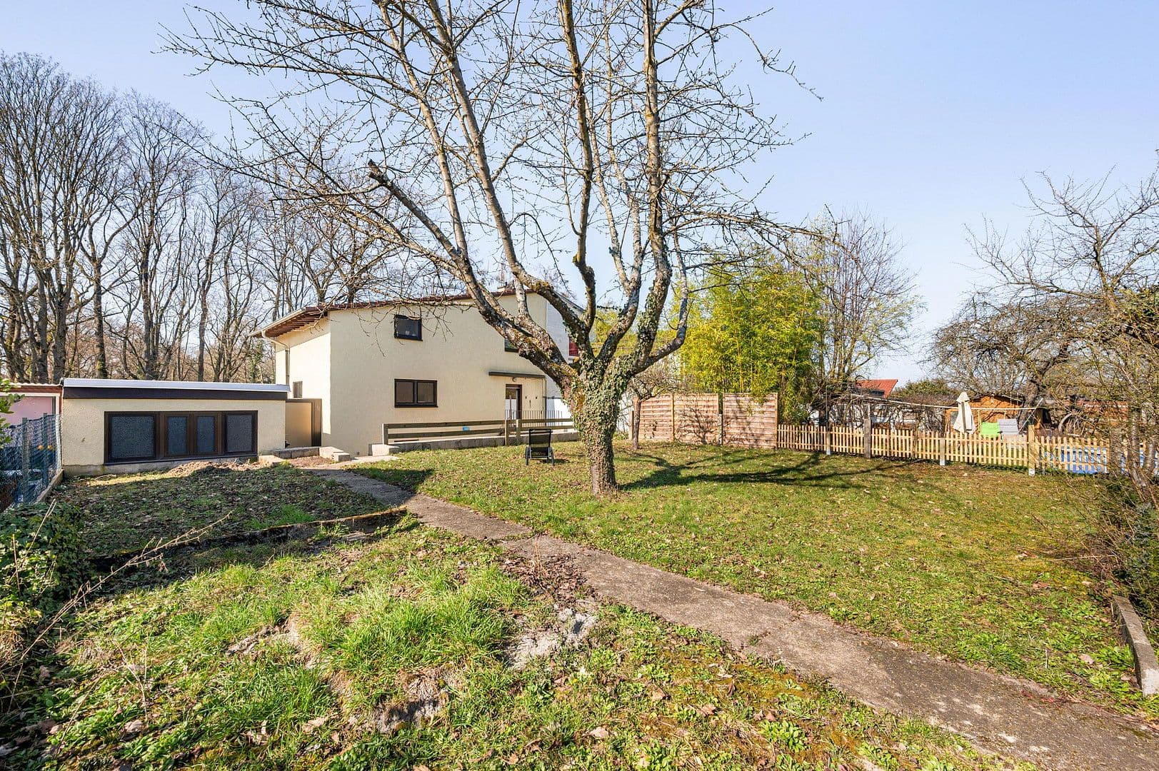 Prodej domu 120 m², pozemek 600 m², Offenbach, Hessen Prodej domu 120 m², pozemek 600 m², Offenbach, Hessen