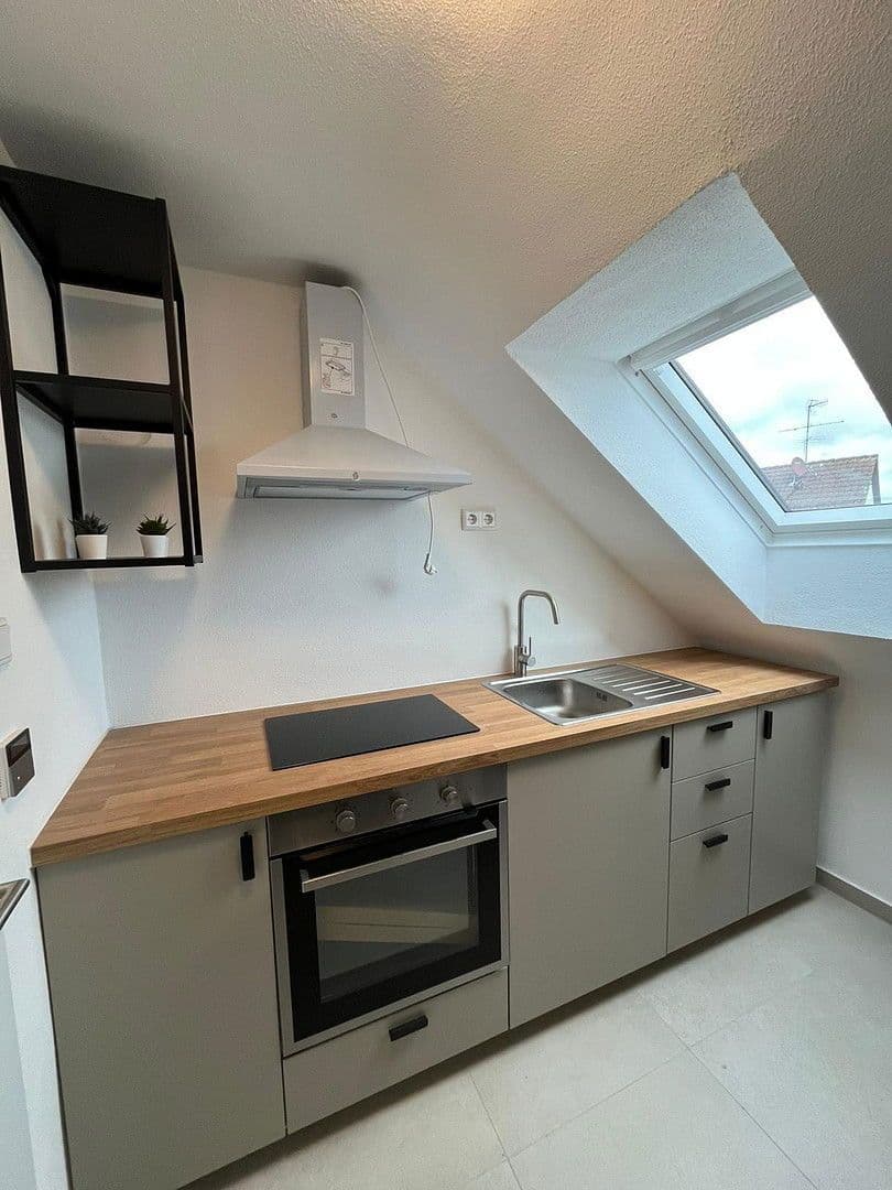 Pronájem bytu 4+1 15 m², Erlangen, Bavorsko Pronájem bytu 4+1 15 m², Erlangen, Bavorsko