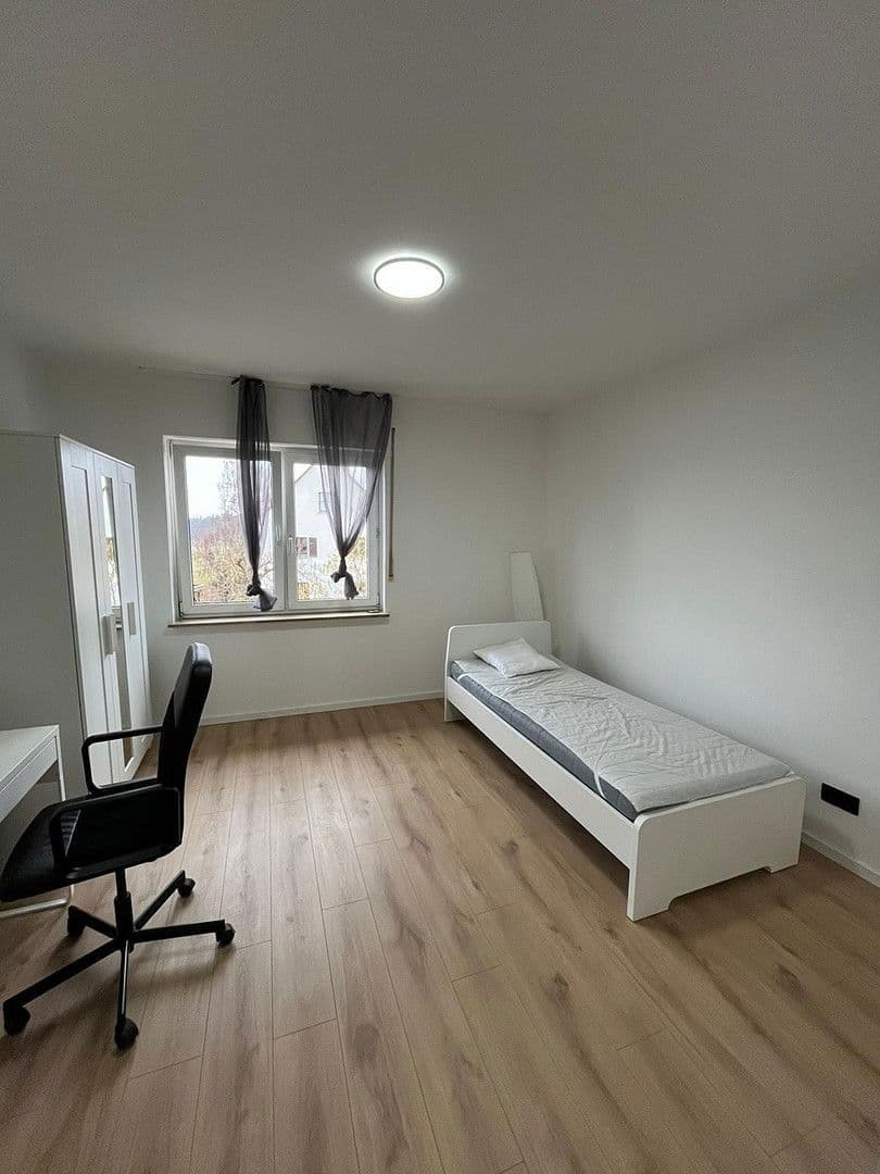 Pronájem bytu 4+1 15 m², Erlangen, Bavorsko Pronájem bytu 4+1 15 m², Erlangen, Bavorsko