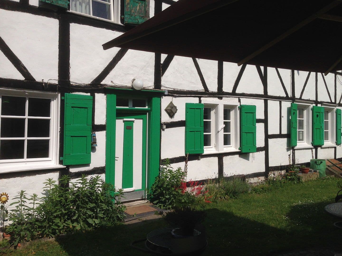 Pronájem domu 80 m², pozemek 200 m², Elberfelder Str 44, Hilden, Severní Porýní-Vestfálsko Pronájem domu 80 m², pozemek 200 m², Elberfelder Str 44, Hilden, Severní Porýní-Vestfálsko