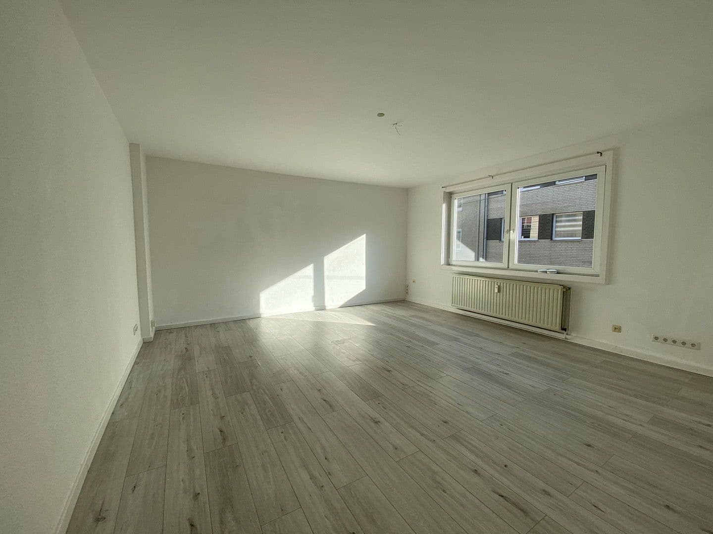 Pronájem bytu 1+1 43 m², Wuppertal, Severní Porýní-Vestfálsko Pronájem bytu 1+1 43 m², Wuppertal, Severní Porýní-Vestfálsko
