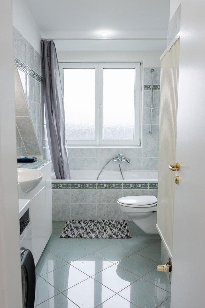 Pronájem bytu 2+1 55 m², Einödshofer Weg, Berlin, Berlín Pronájem bytu 2+1 55 m², Einödshofer Weg, Berlin, Berlín