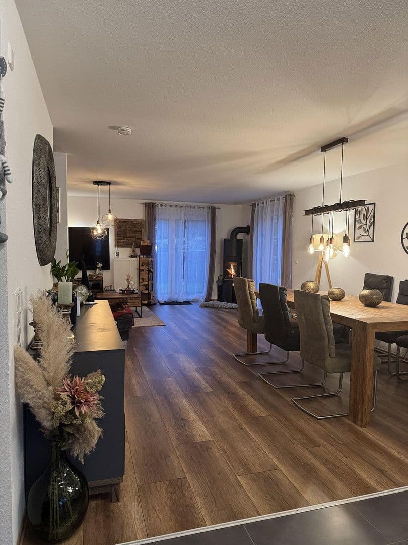 Prodej domu 136 m², pozemek 208 m², Baden Baden, Bádensko-Württembersko Prodej domu 136 m², pozemek 208 m², Baden Baden, Bádensko-Württembersko