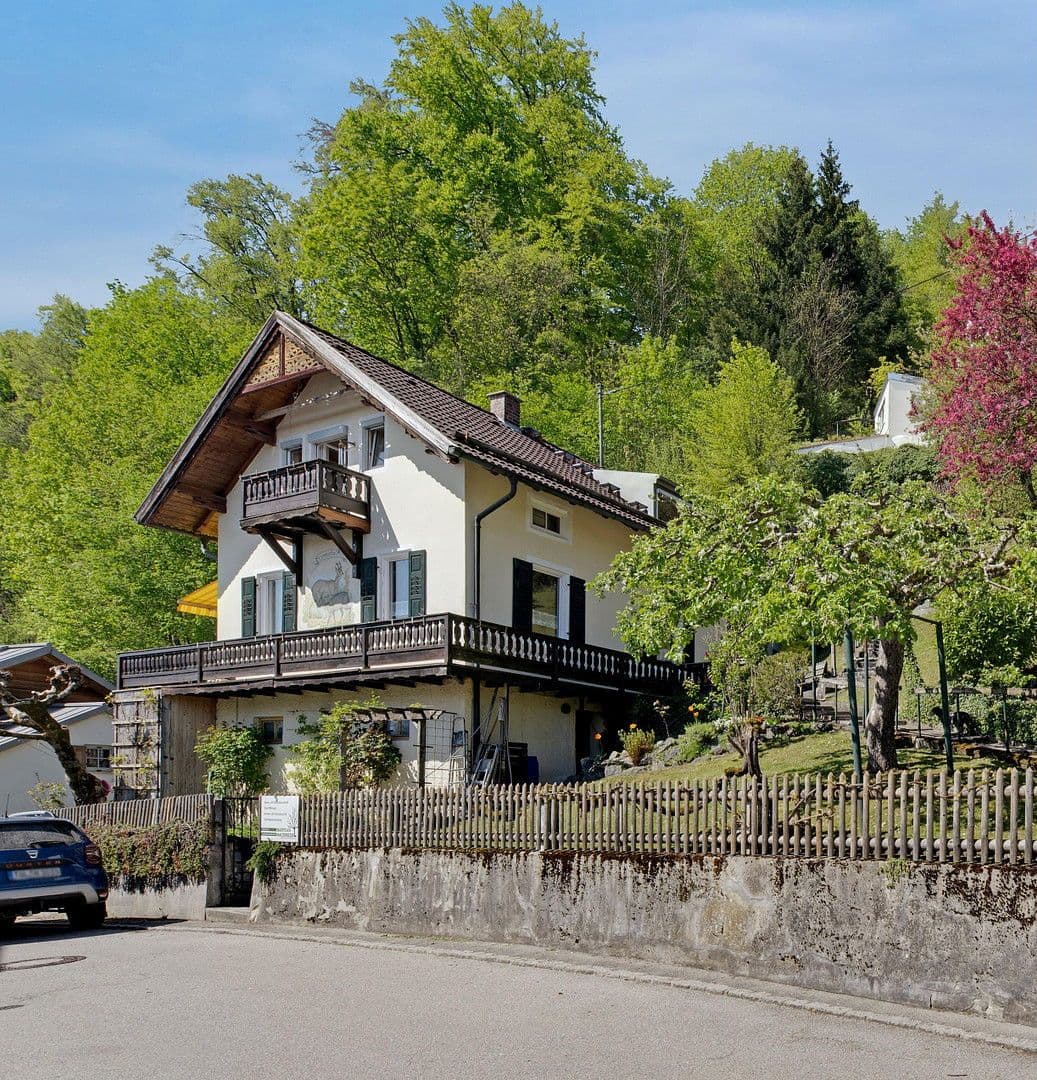 Prodej domu 161 m², pozemek 2.449 m², Beuerberger Str. 44, Wolfratshausen, Bavorsko Prodej domu 161 m², pozemek 2.449 m², Beuerberger Str. 44, Wolfratshausen, Bavorsko