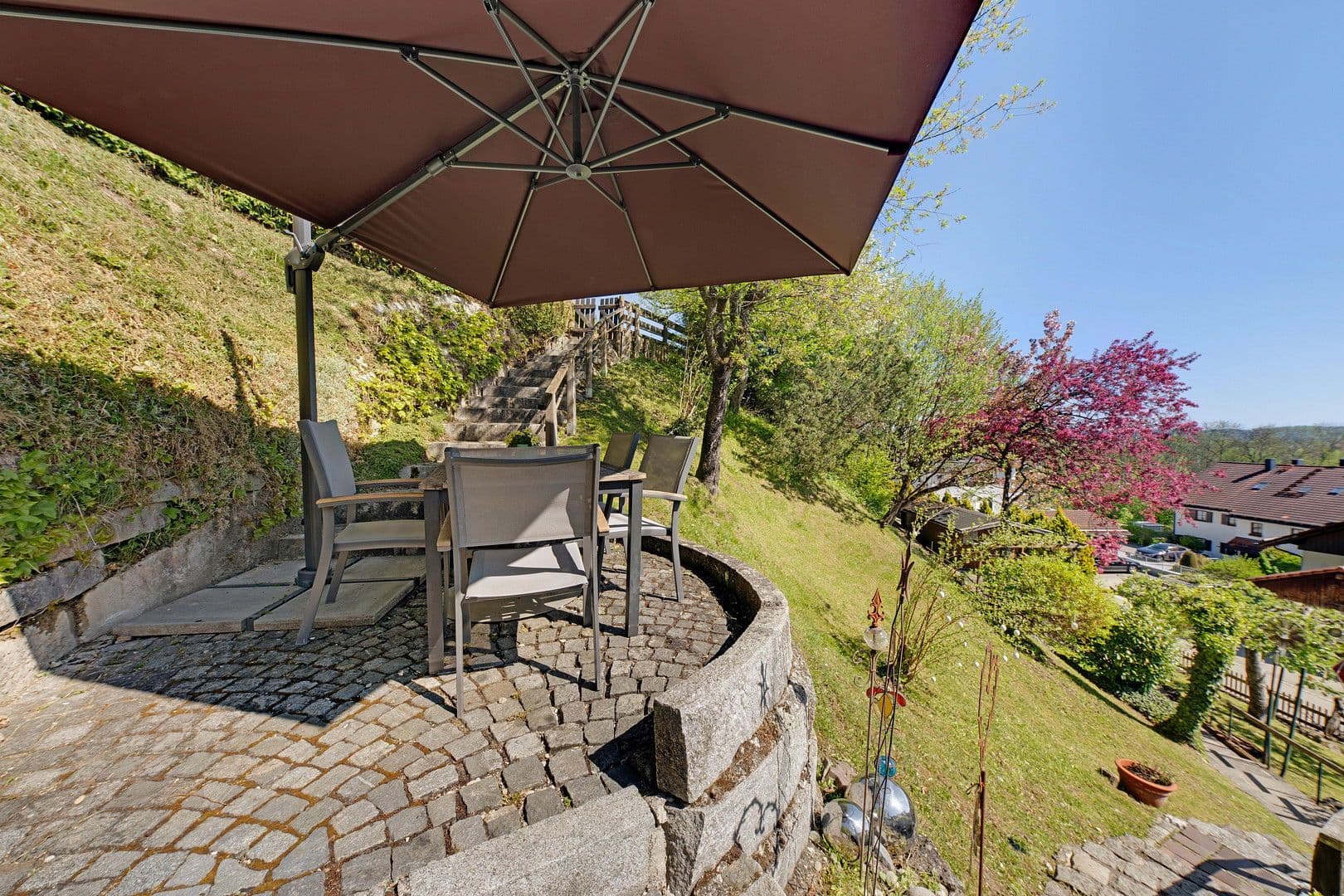 Prodej domu 161 m², pozemek 2.449 m², Beuerberger Str. 44, Wolfratshausen, Bavorsko Prodej domu 161 m², pozemek 2.449 m², Beuerberger Str. 44, Wolfratshausen, Bavorsko