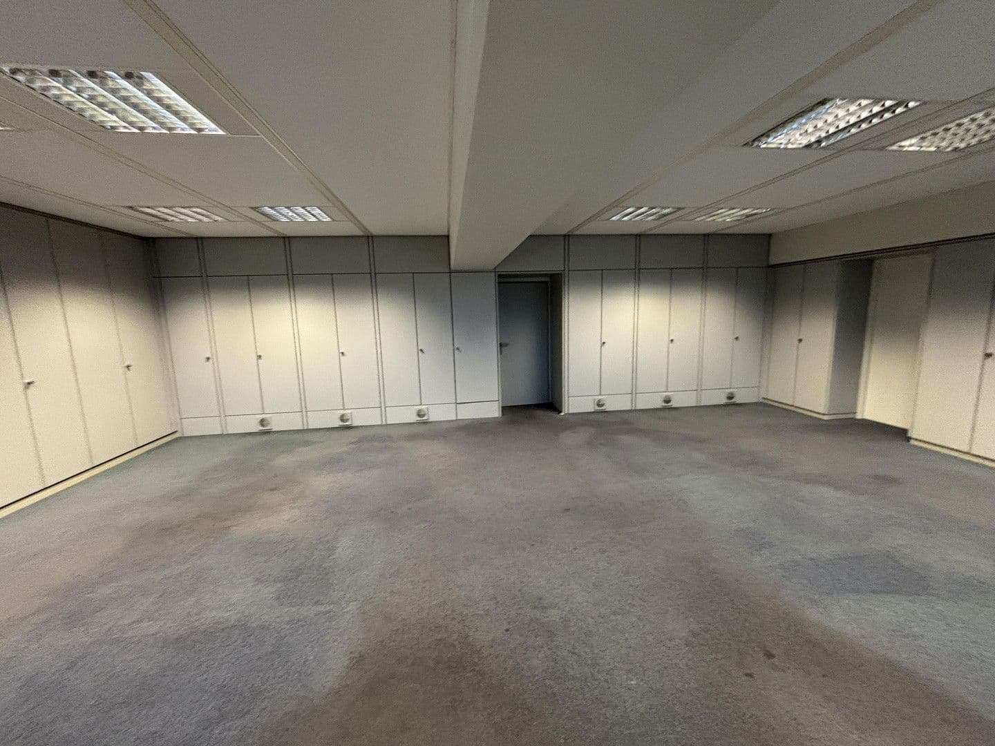 Pronájem kanceláře 600 m², Moselstr. 14, Neuss, Severní Porýní-Vestfálsko Pronájem kanceláře 600 m², Moselstr. 14, Neuss, Severní Porýní-Vestfálsko